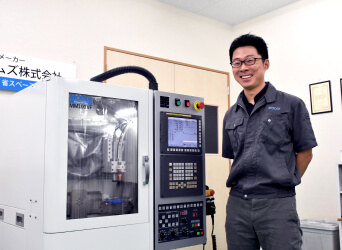 モディアシステムズの馬杉喬社長と出展予定の「MM100シリーズ」