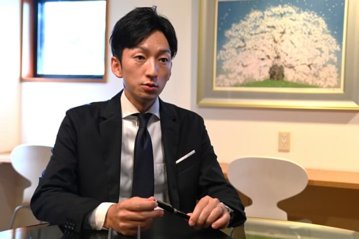 「サンプルワークにわが社の技術を詰め込んだ」と力説する大場祐太郎取締役